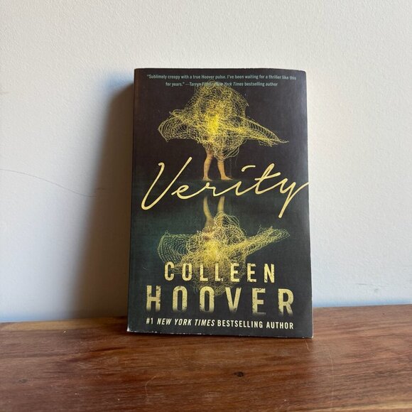 Verity Paperback Book by Colleen Hoover - Picture 1 of 3
